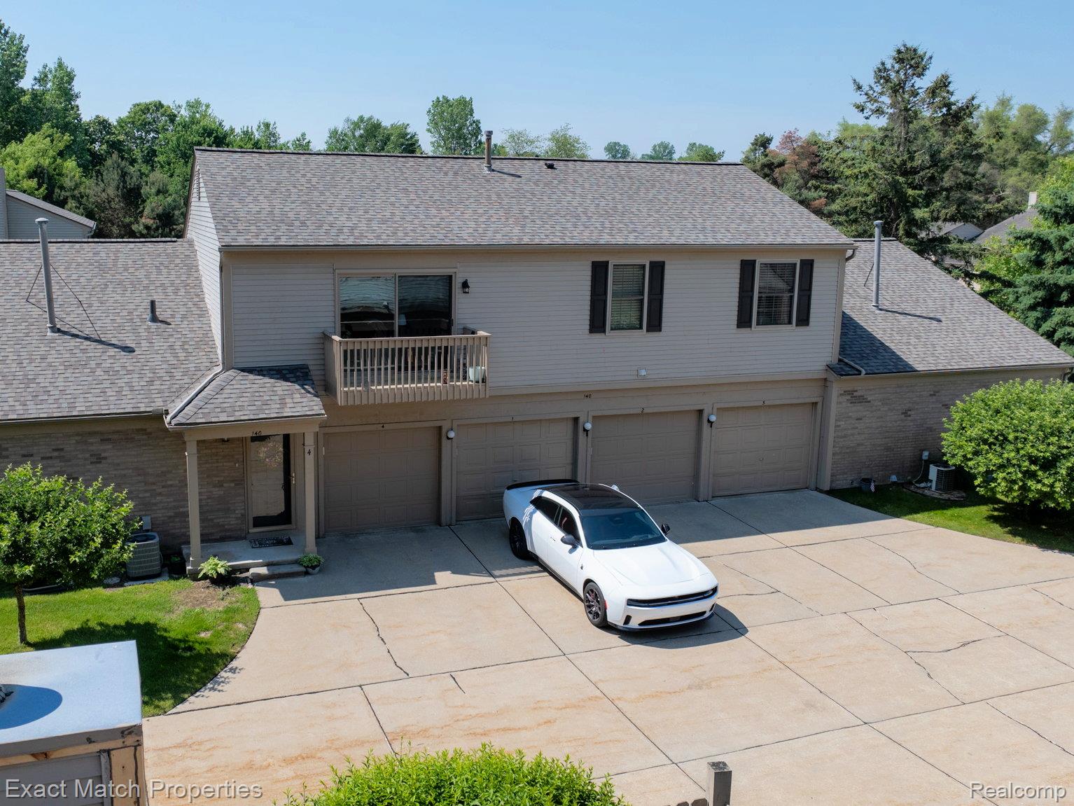 140 Pine Tree Ridge Drive 2