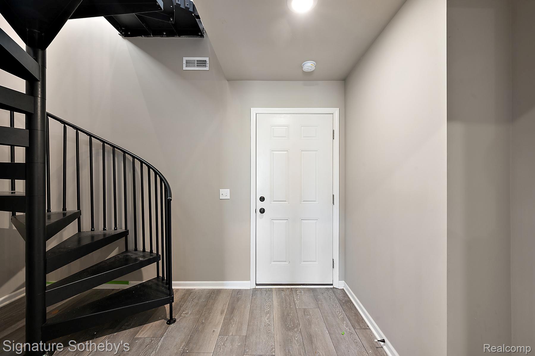 1241 E Woodward Heights Boulevard