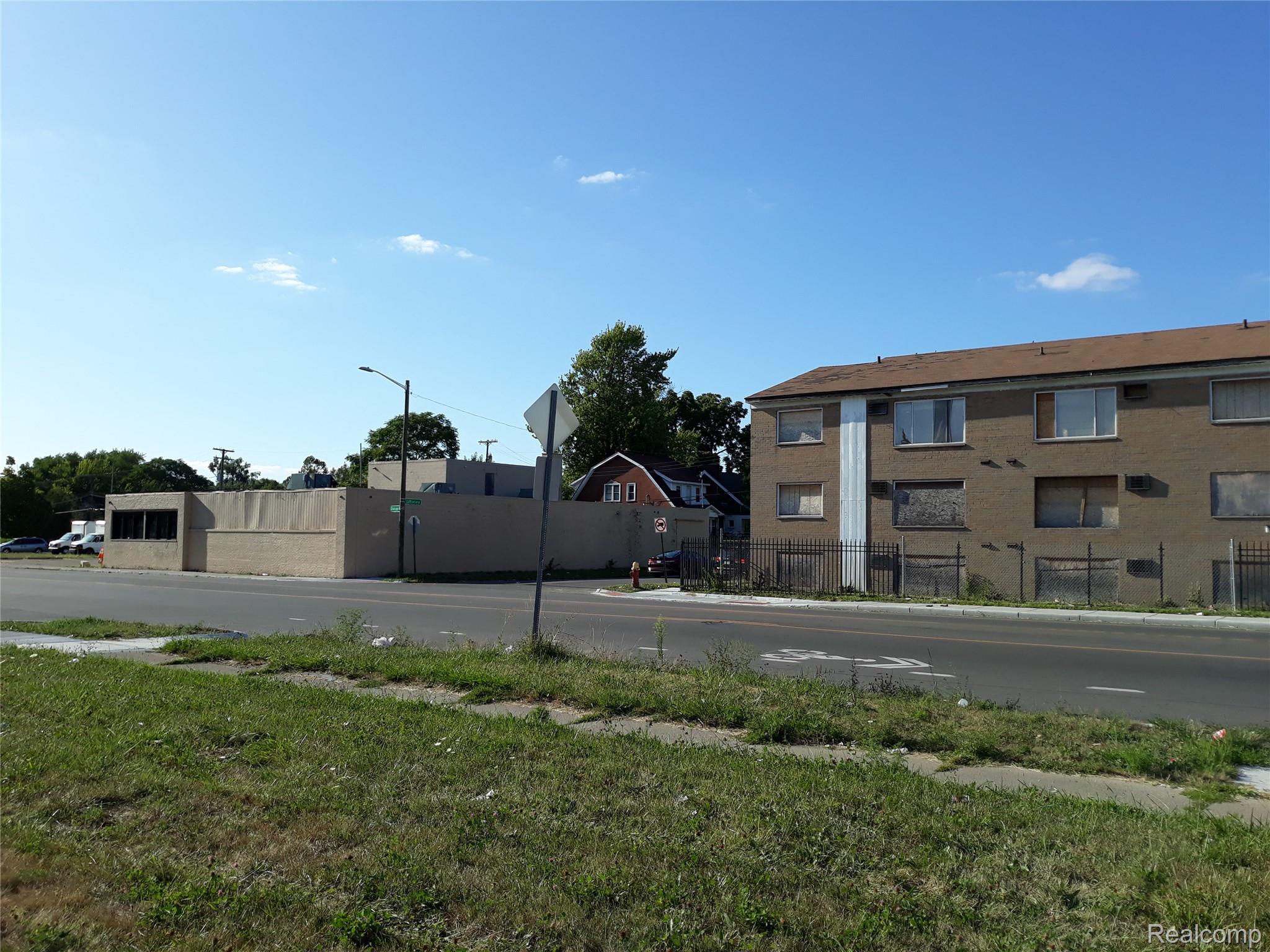 13242 W Chicago Street