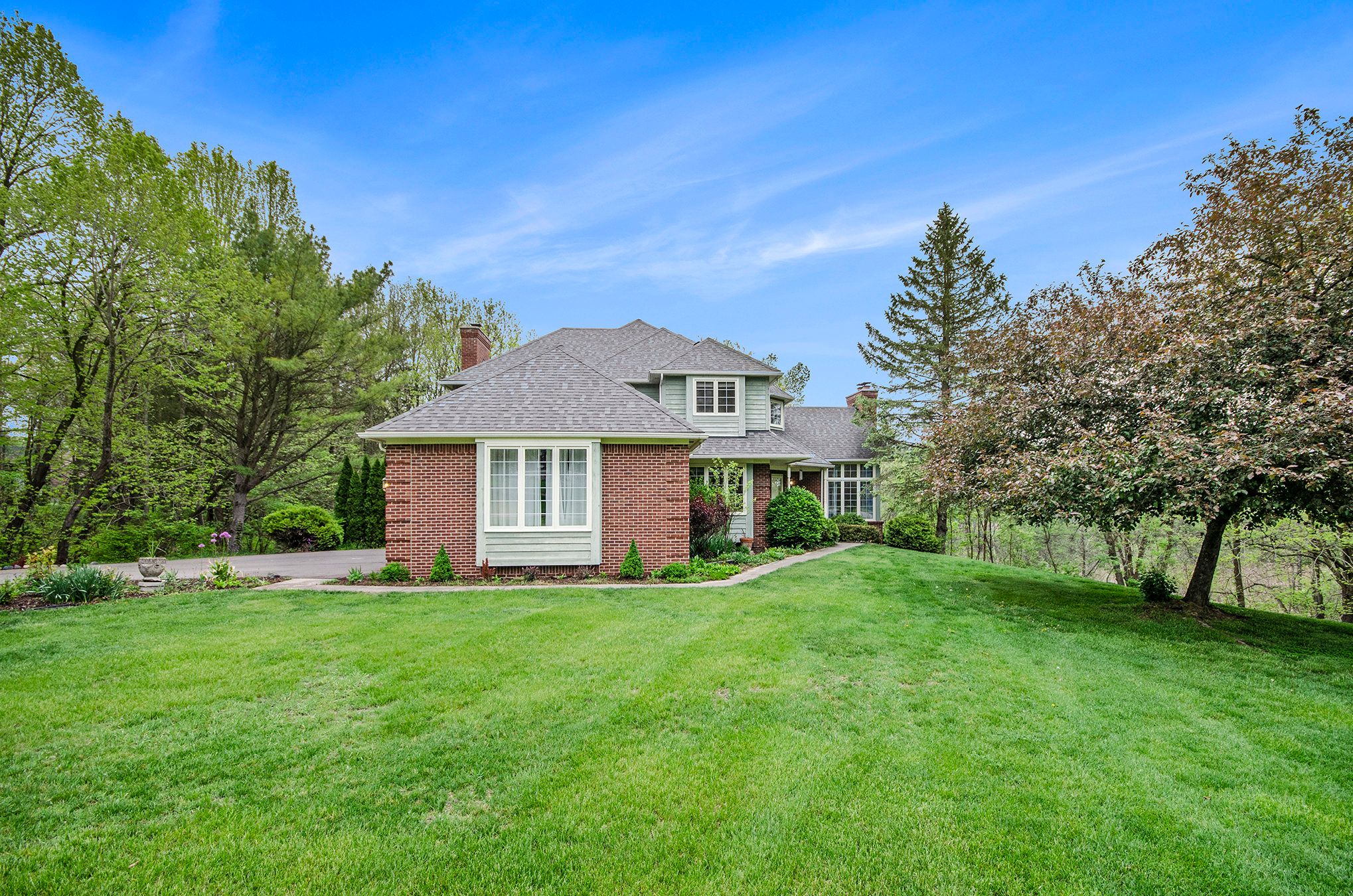 5401 Lone Pine Court