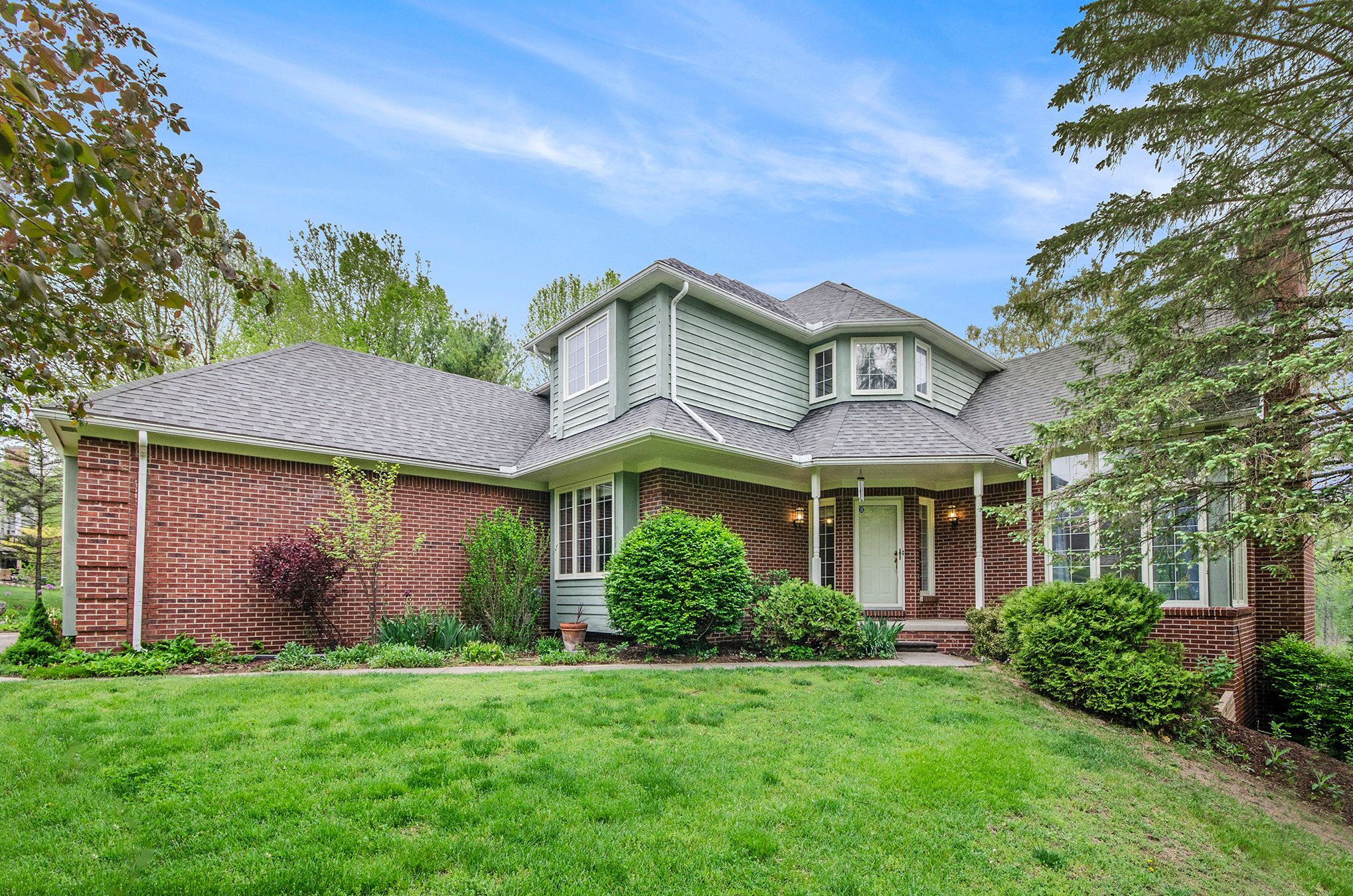 5401 Lone Pine Court