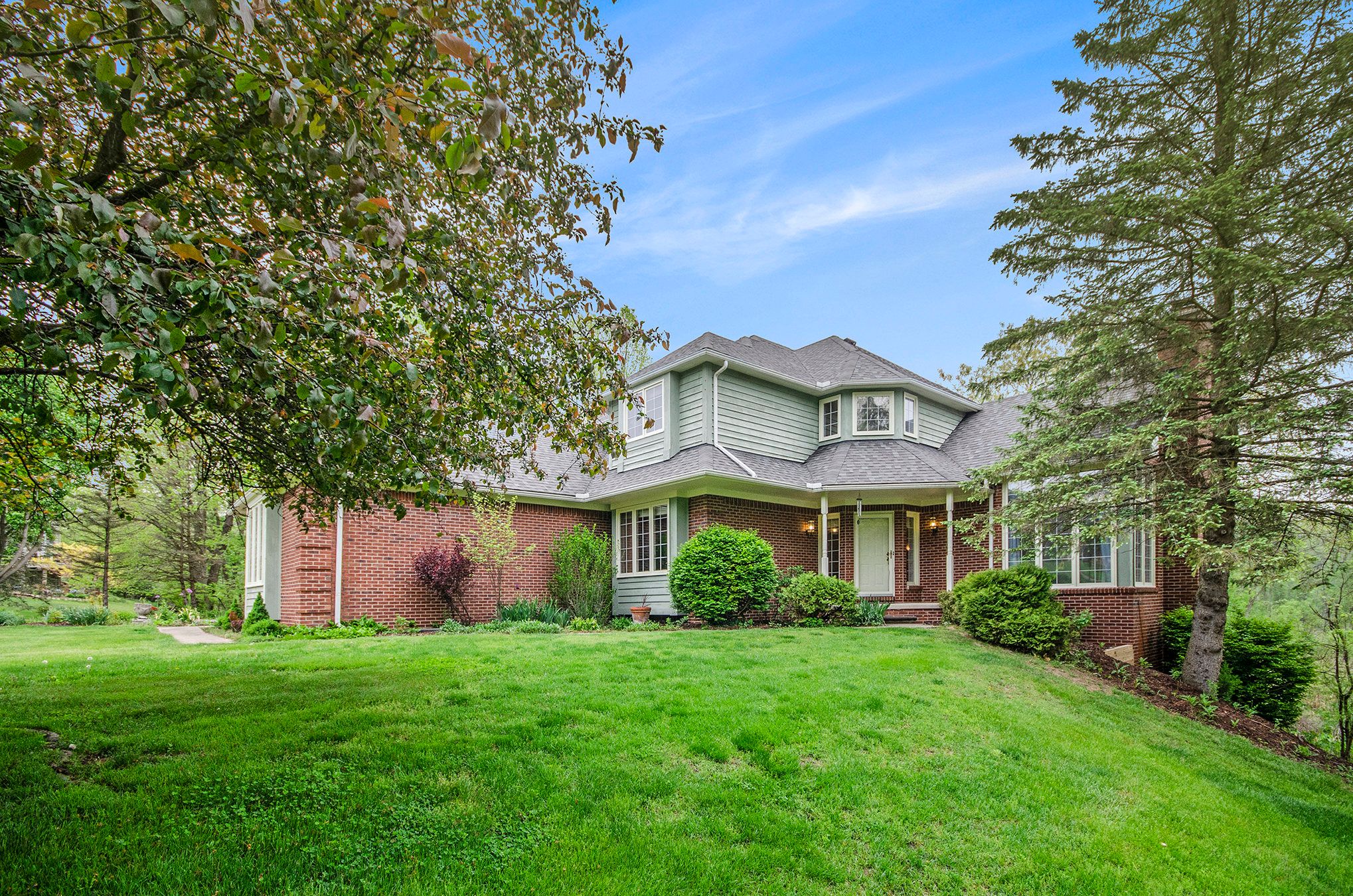 5401 Lone Pine Court