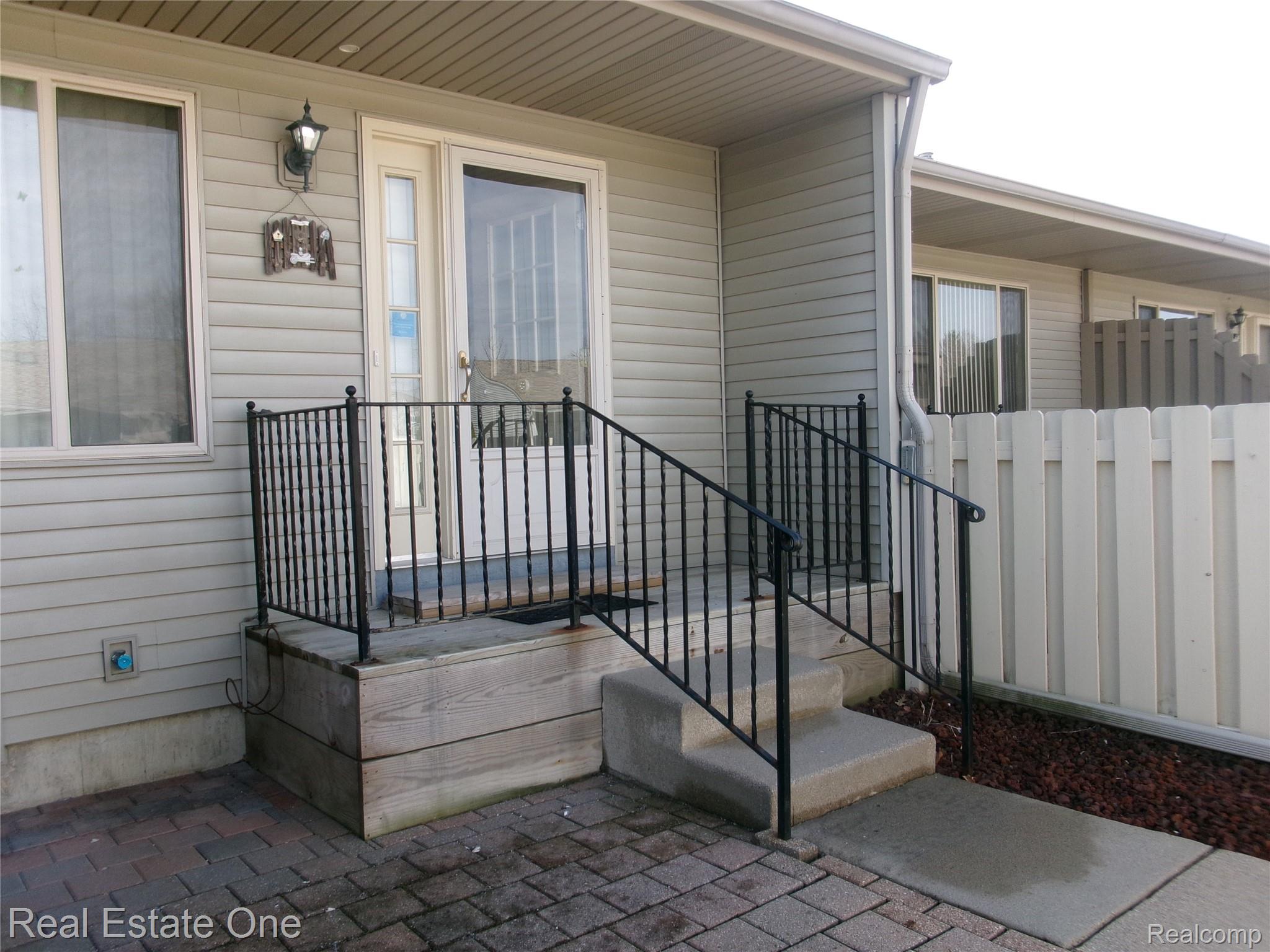 62181 ARLINGTON CIRCLE 4