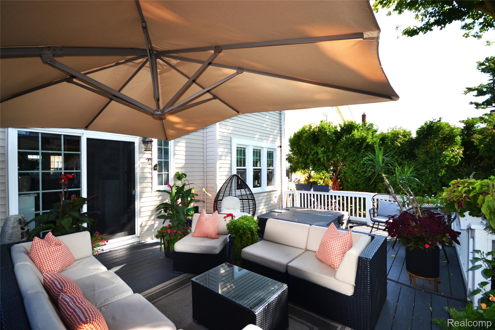 Birmingham City, Michigan 48009, United States, 3 Bedrooms Bedrooms, ,3 BathroomsBathrooms,Residential,Active,235087