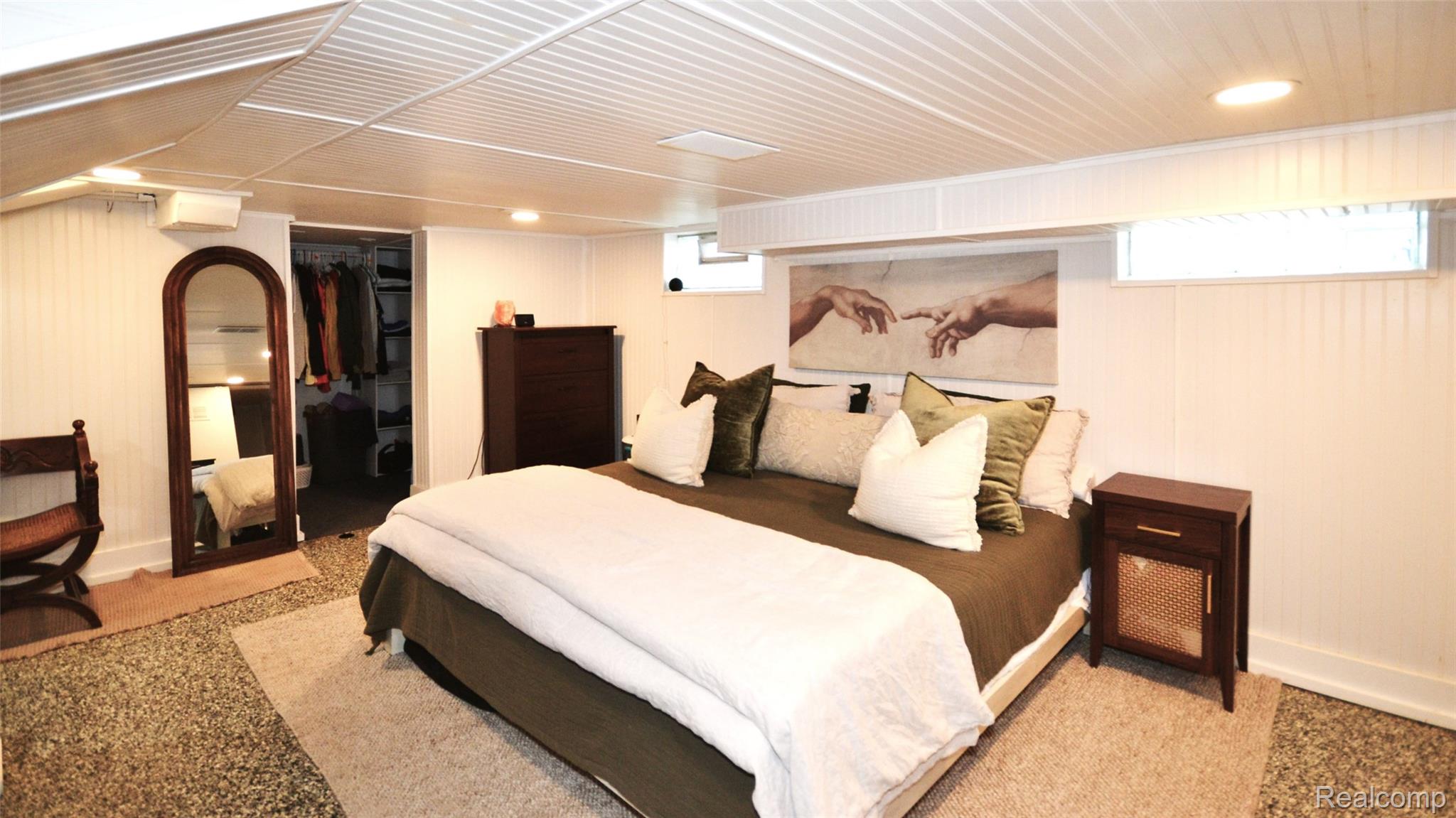 Birmingham City, Michigan 48009, United States, 3 Bedrooms Bedrooms, ,3 BathroomsBathrooms,Residential,Active,235087