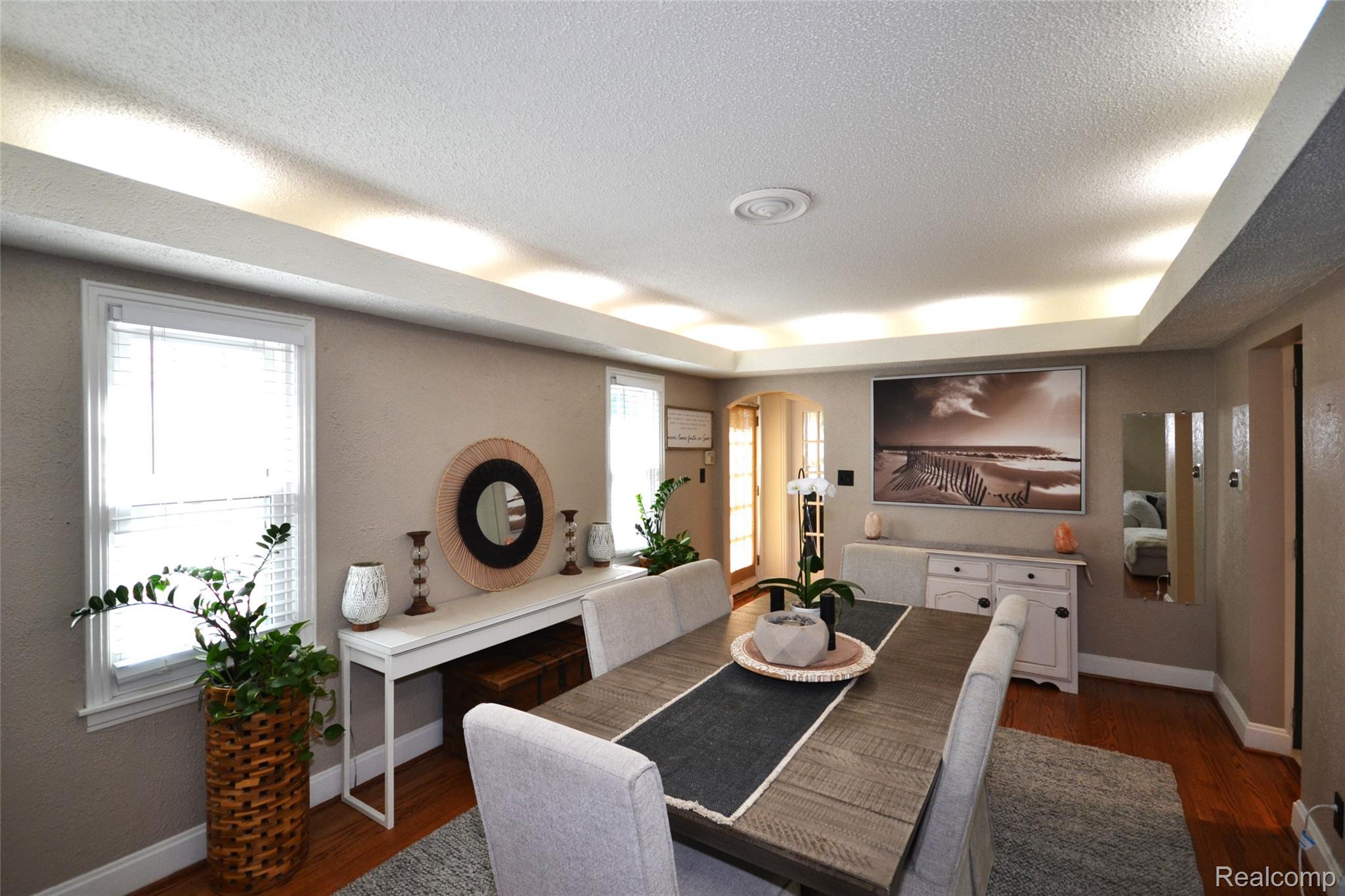 Birmingham City, Michigan 48009, United States, 3 Bedrooms Bedrooms, ,3 BathroomsBathrooms,Residential,Active,235087