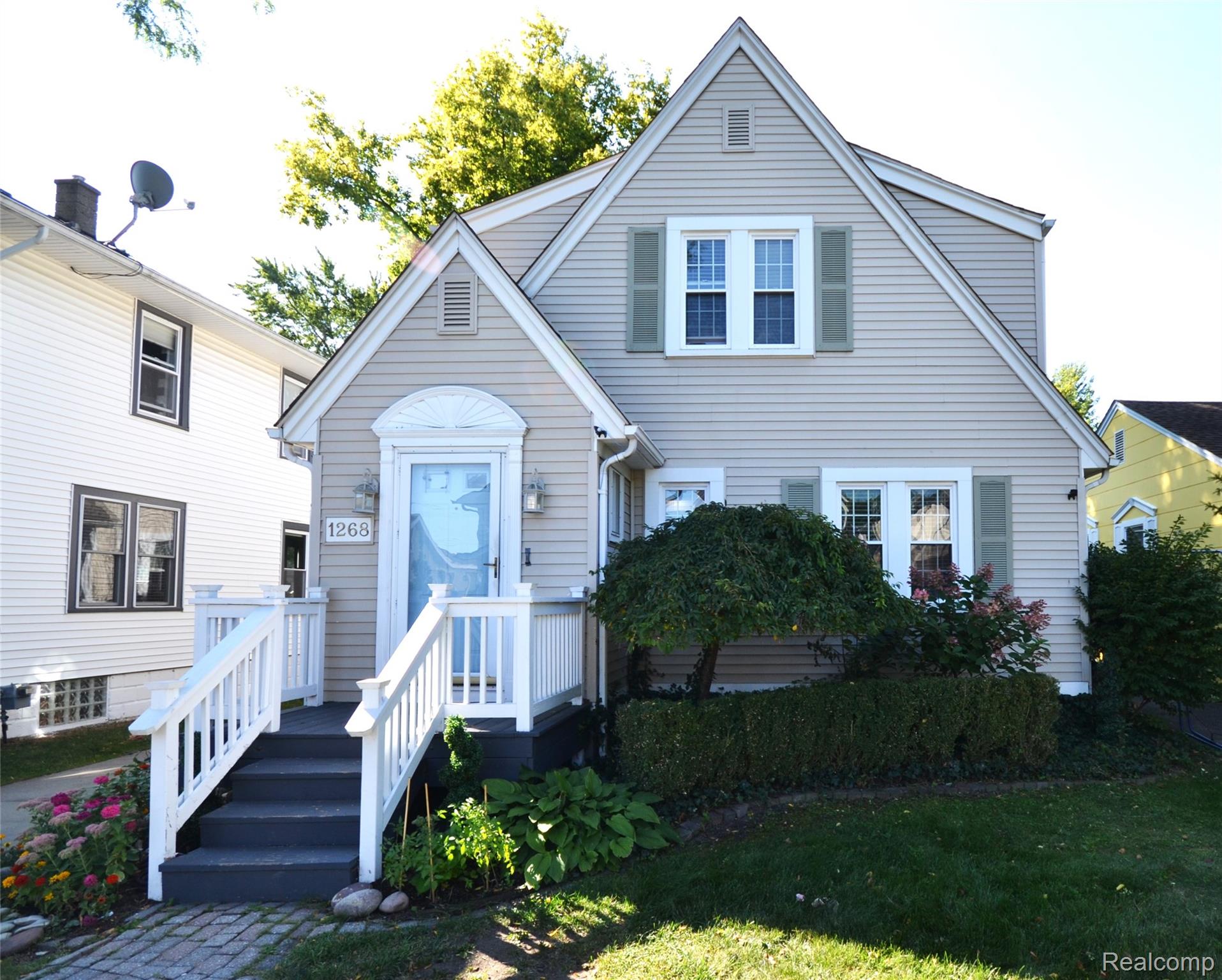 Birmingham City, Michigan 48009, United States, 3 Bedrooms Bedrooms, ,3 BathroomsBathrooms,Residential,Active,235087