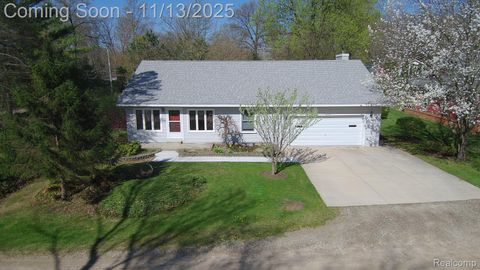 10082 BEECHWOOD Drive Hamburg Township MI 48169