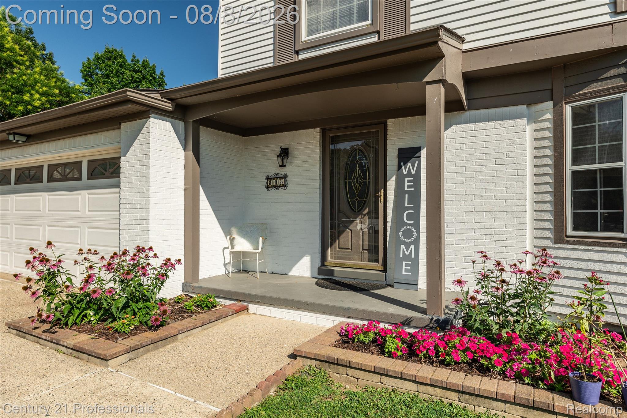 808 Oak Ridge Court