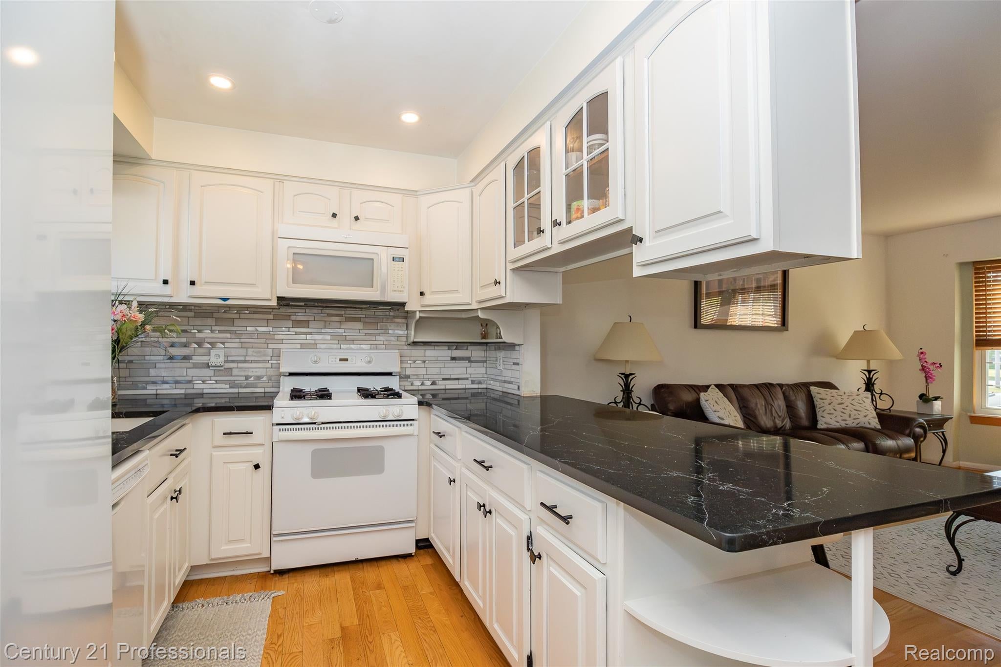 808 Oak Ridge Court