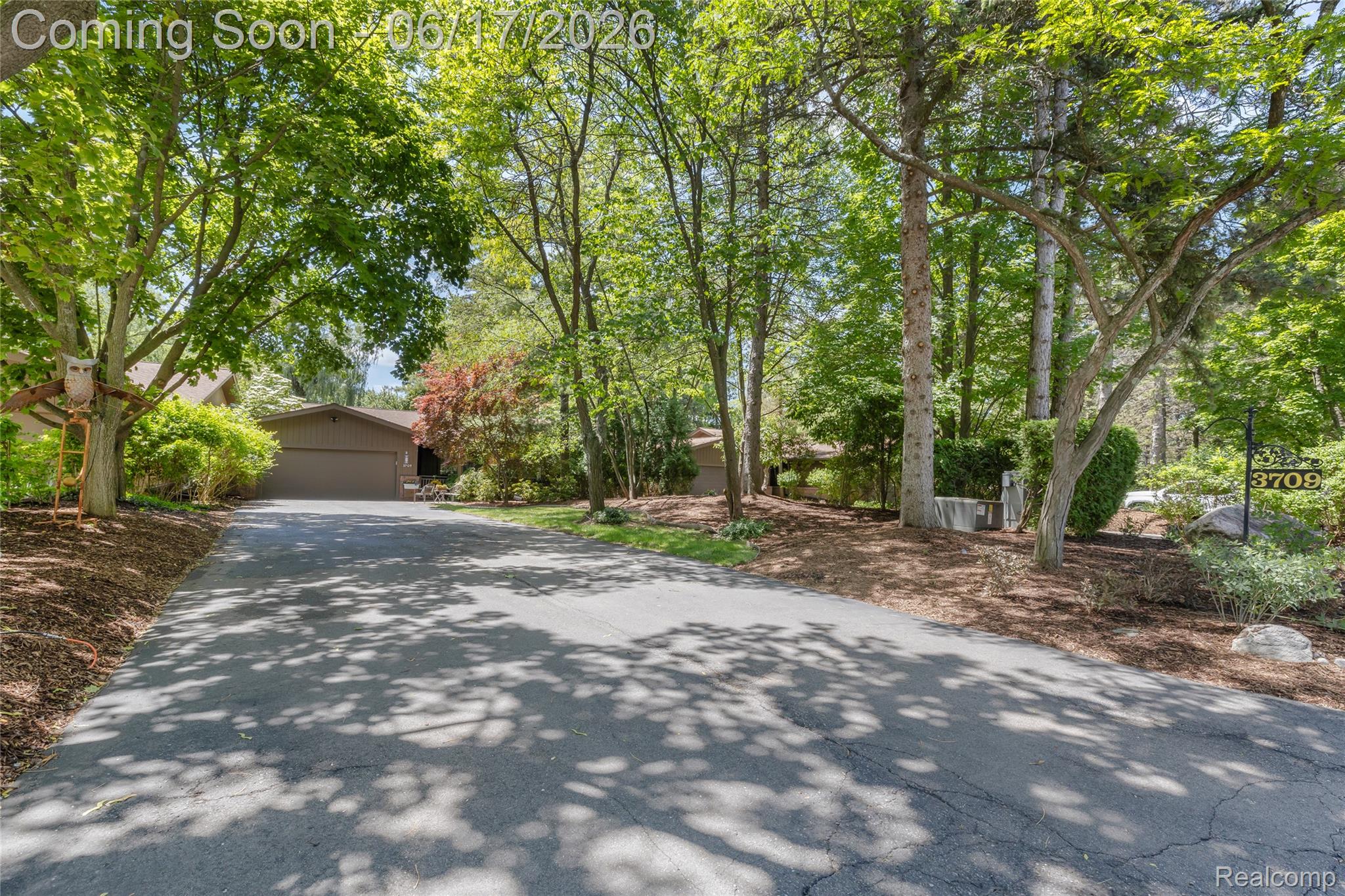 3709 Wabeek Lake Drive W