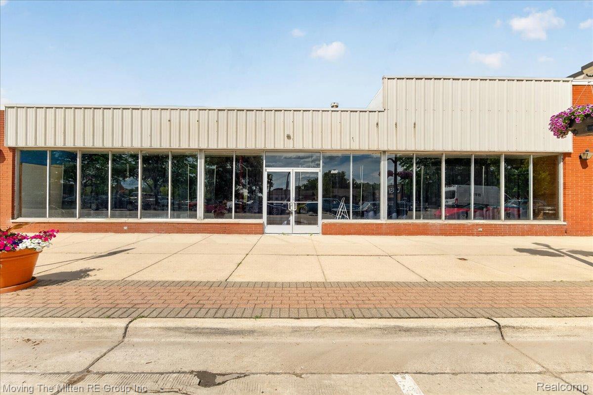 458 Main Street