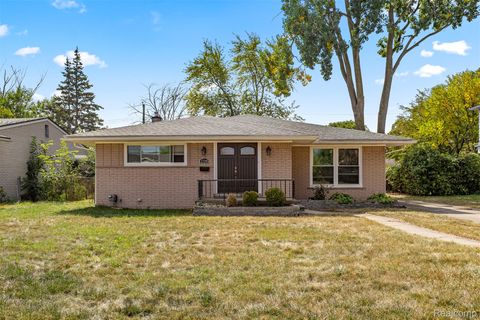 17245 Lee Street Southfield City MI 48075