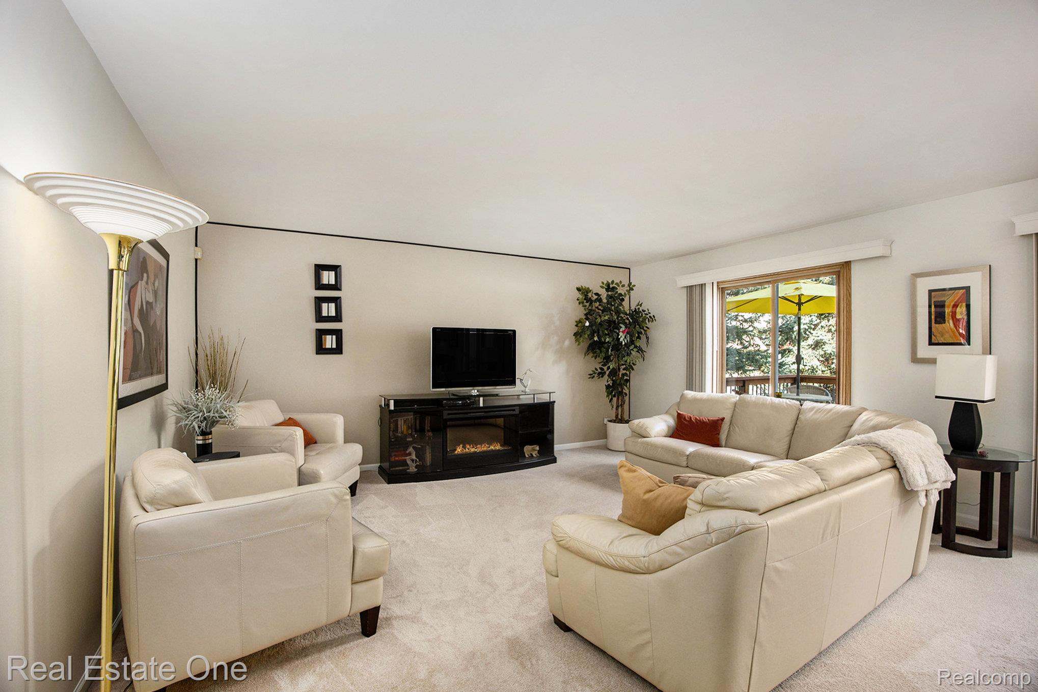 2191 Rochelle Park Drive 63