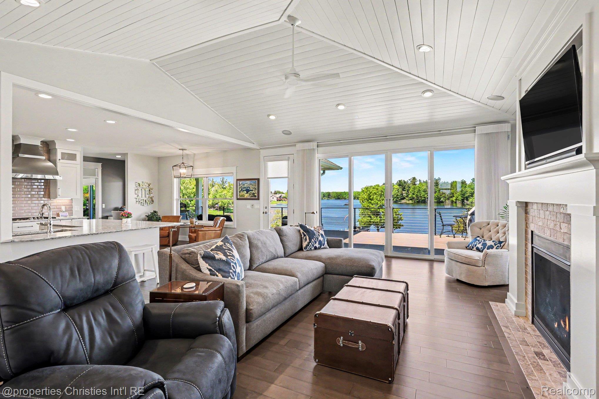 2260 Willow Bay Lane