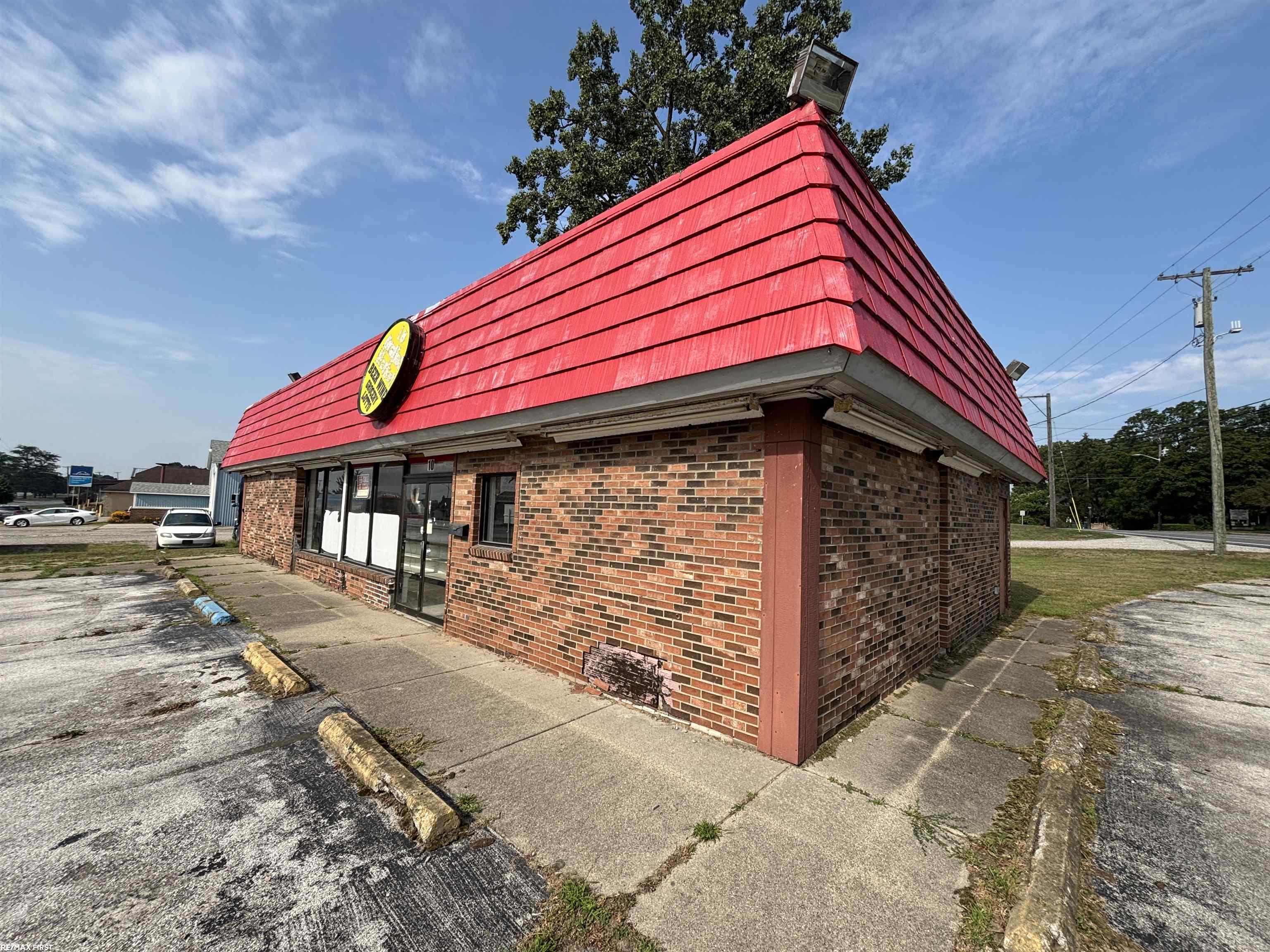 10 Gratiot Boulevard