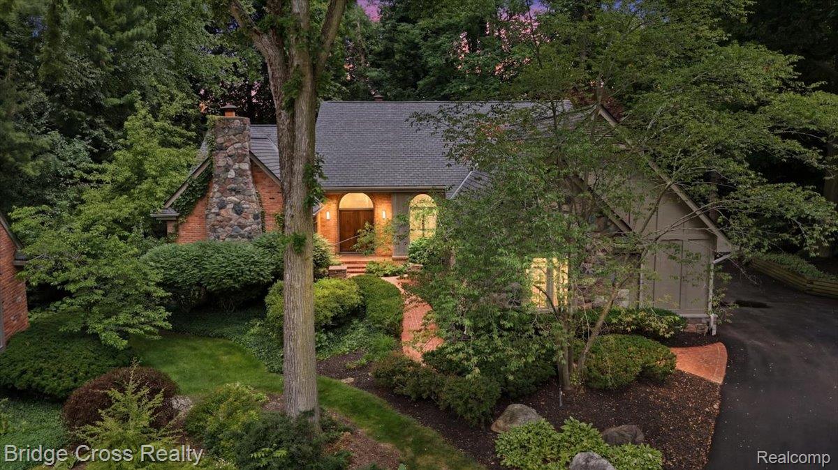 249 Norcliff Drive