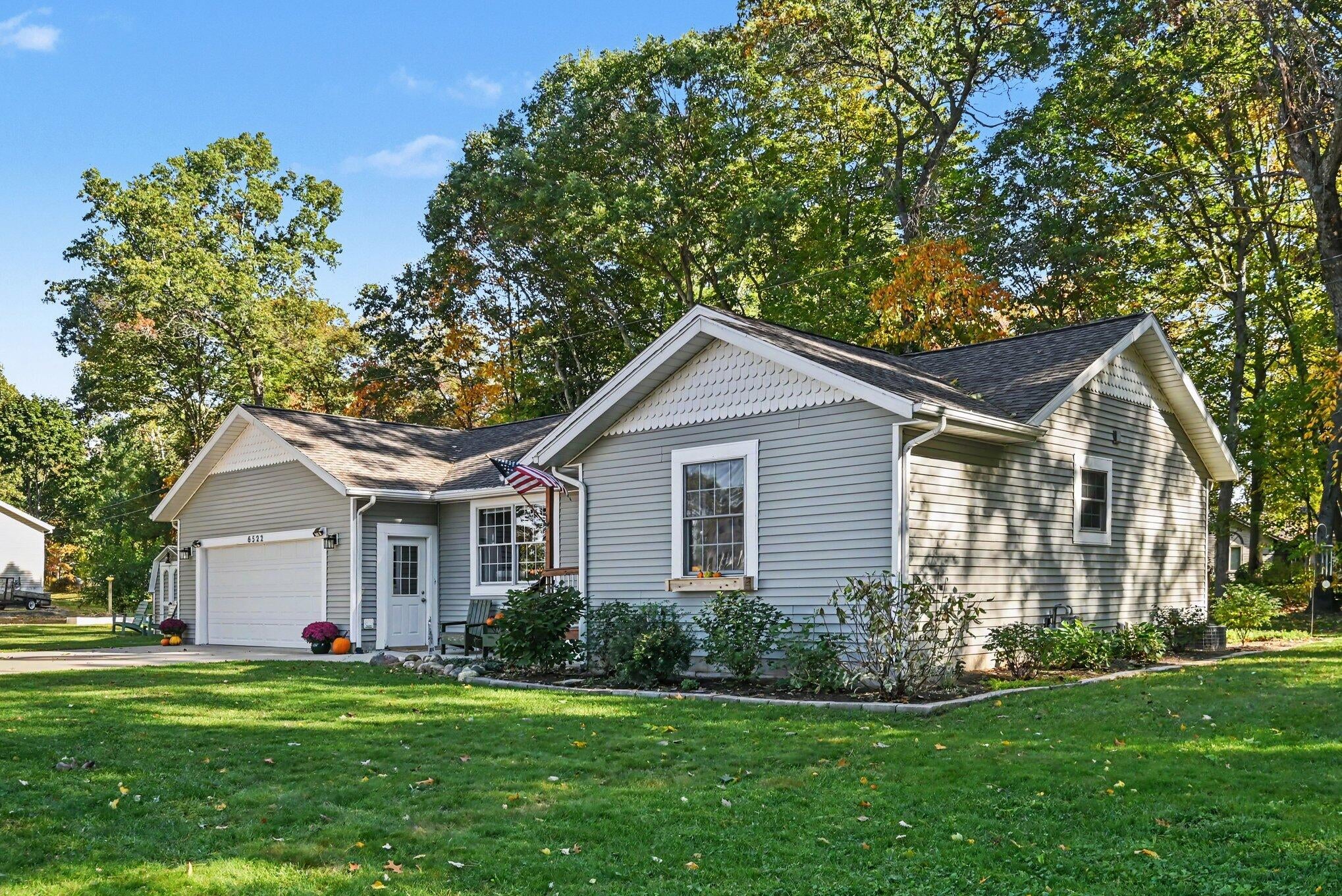 6522 Lake Road