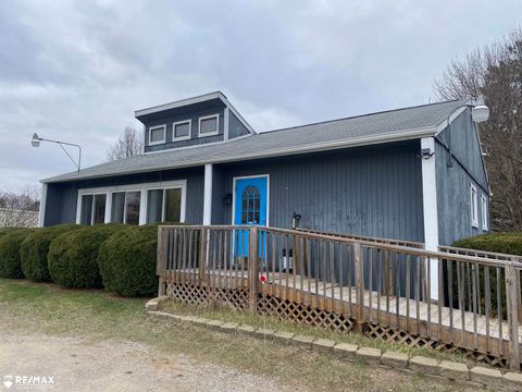 8009 N Mckinley Road Flushing Charter Township MI 48433