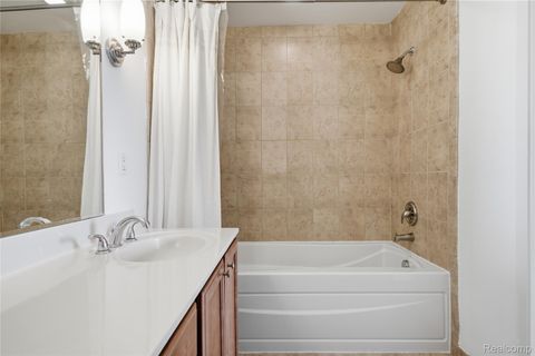 Tiny photo for 350 N Main Street, Royal Oak Charter Township, MI 48067 (MLS # 20261014510)