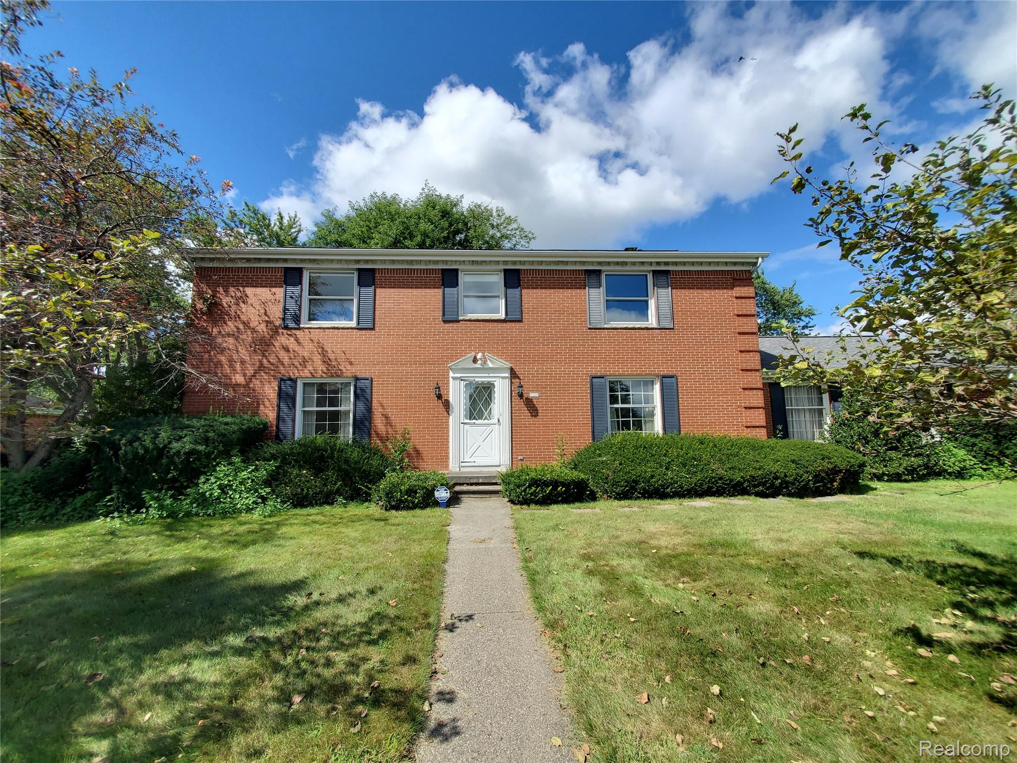 8276 Appleway Drive