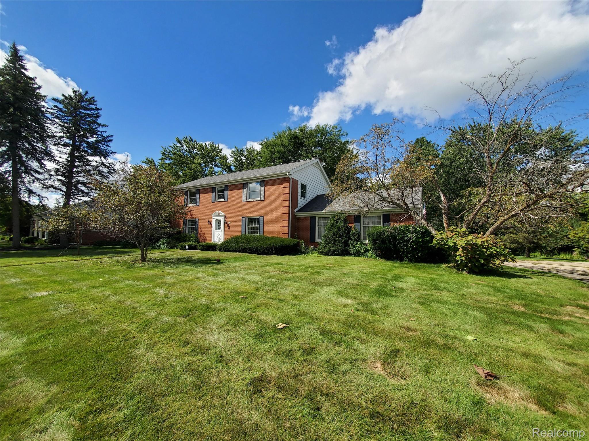 8276 Appleway Drive