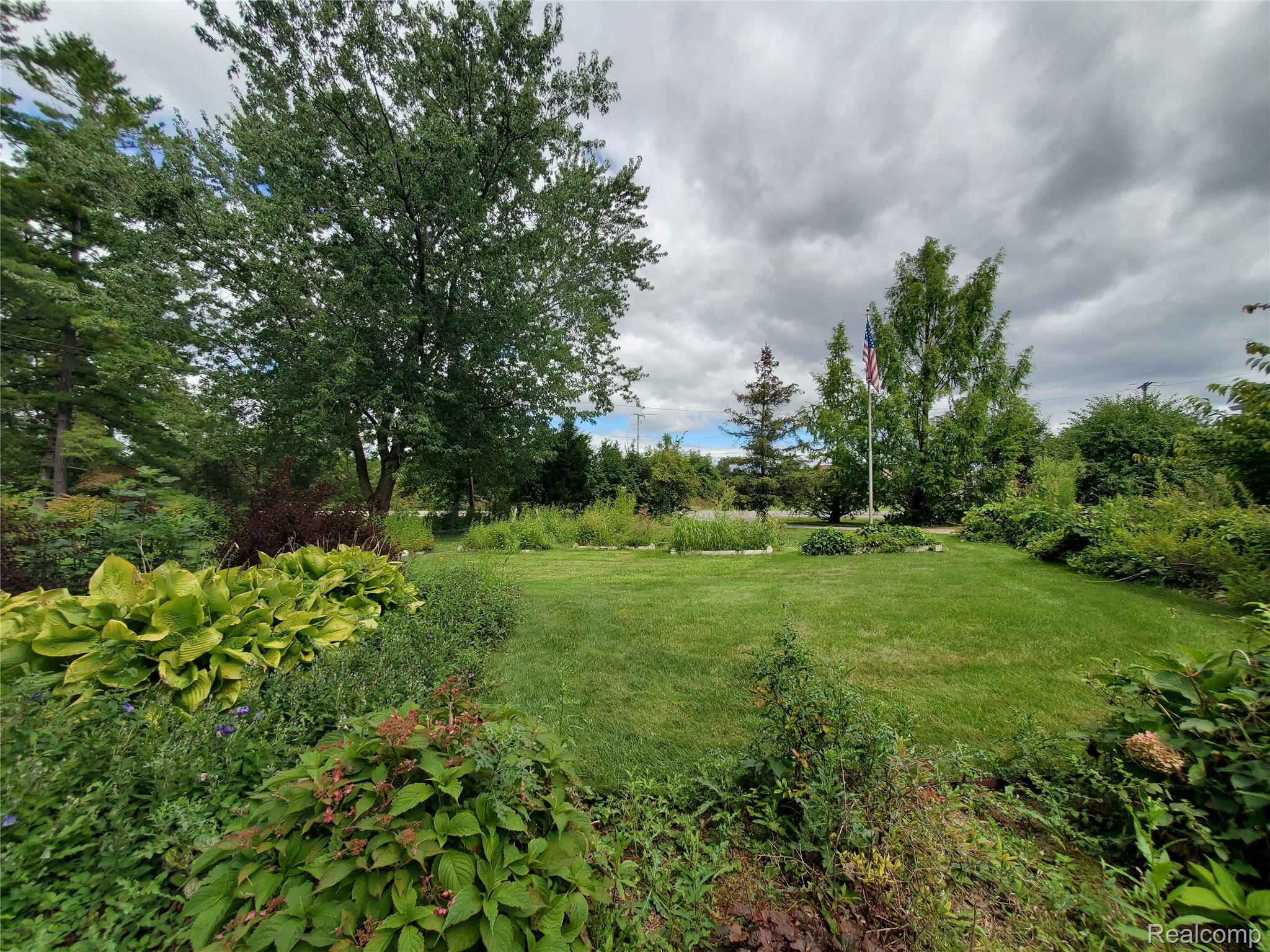 8276 Appleway Drive