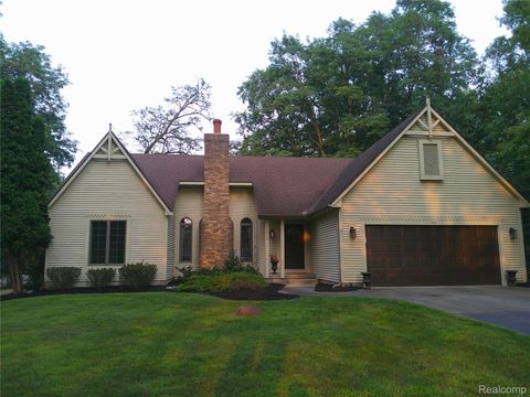 1039 S S East St Street Fenton City MI 48430
