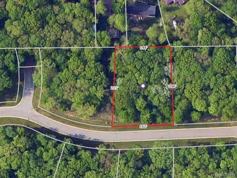 676 Kings Fairway Lane Grand Blanc City MI 48439