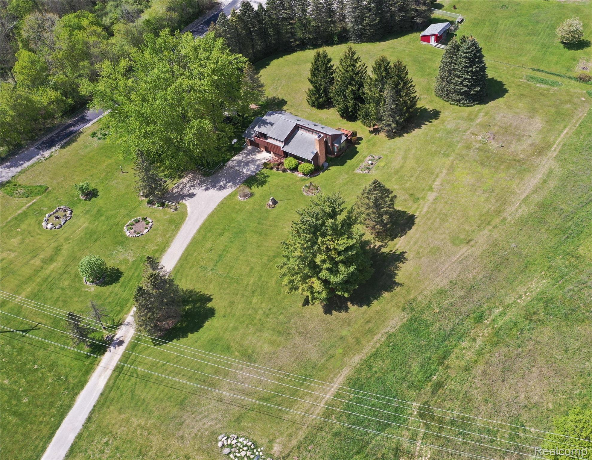 2725 Cooley Lake Road
