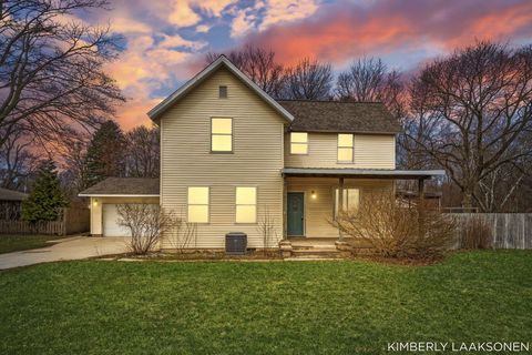 897 W 32nd Street Holland City MI 49423