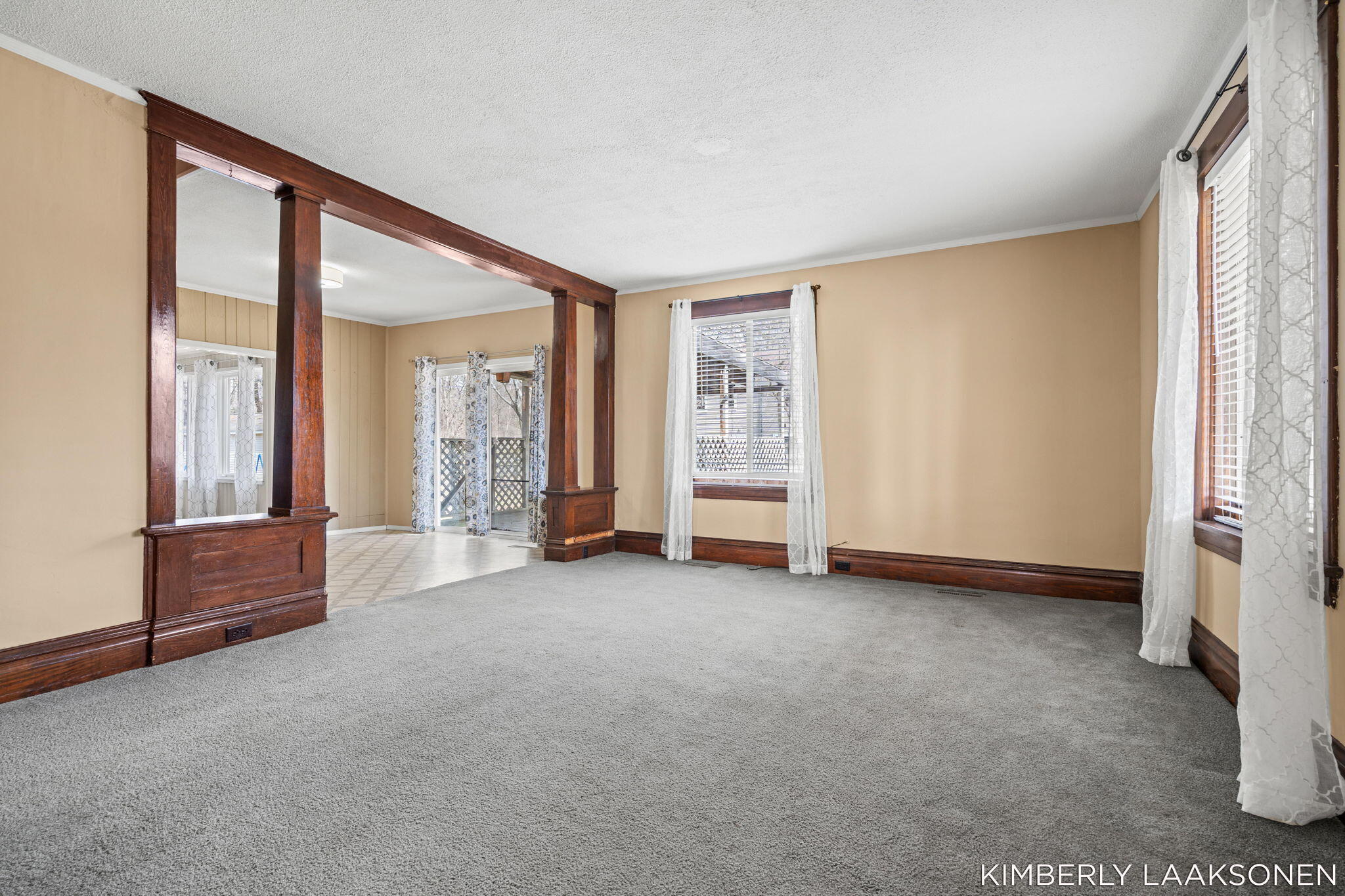897 W 32nd Street