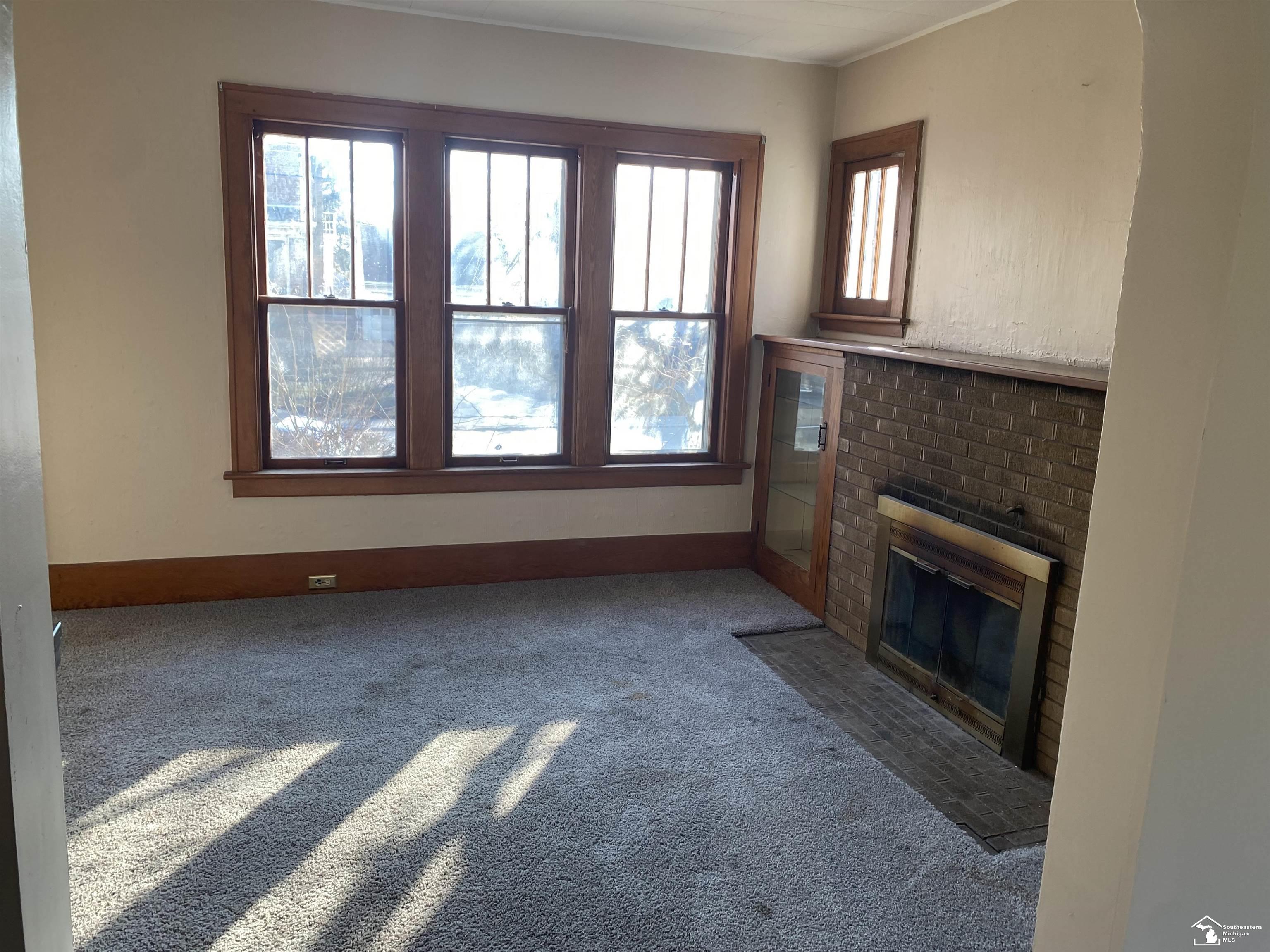 115 E 8th Street