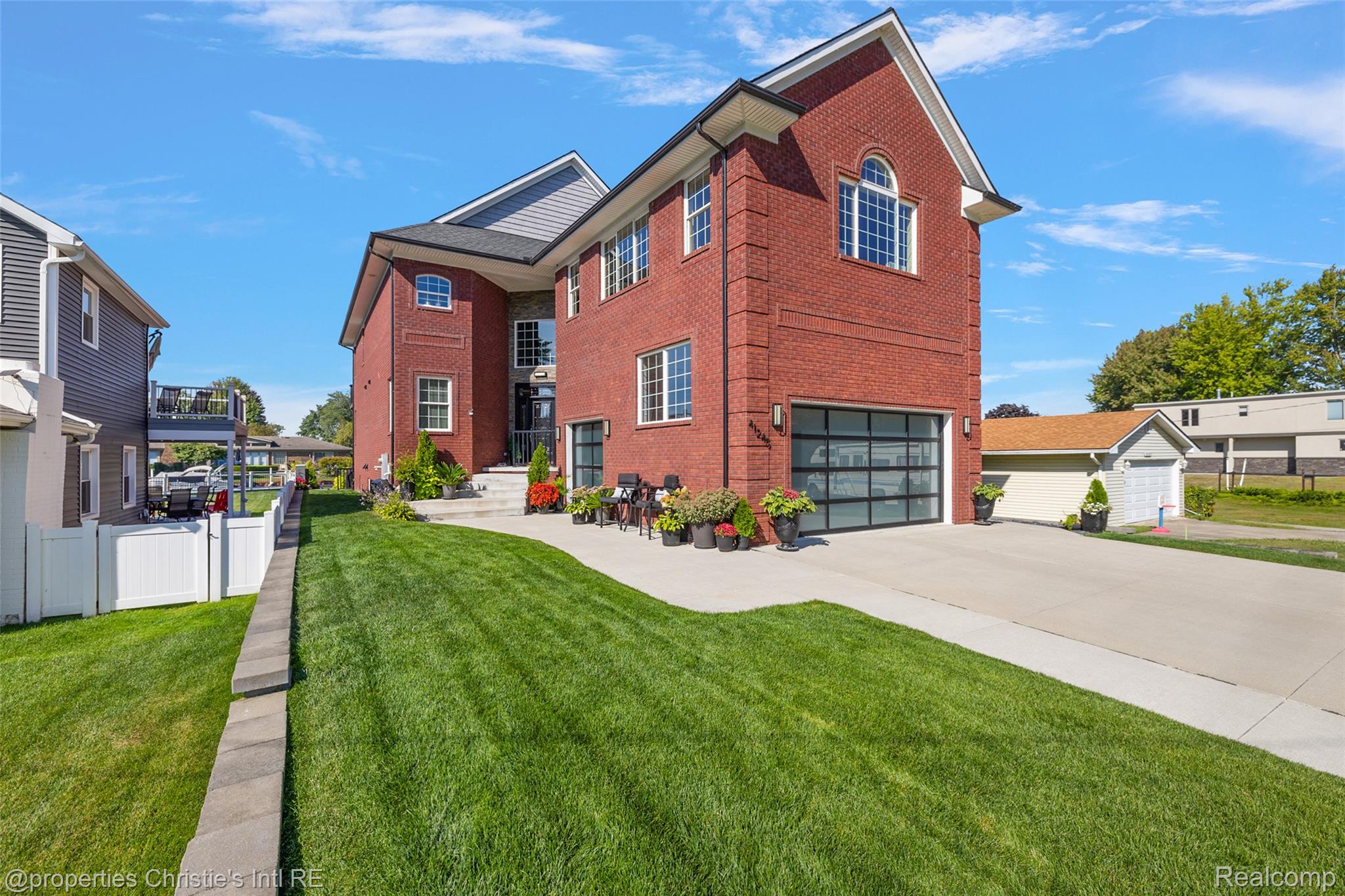 41245 Belvidere Street