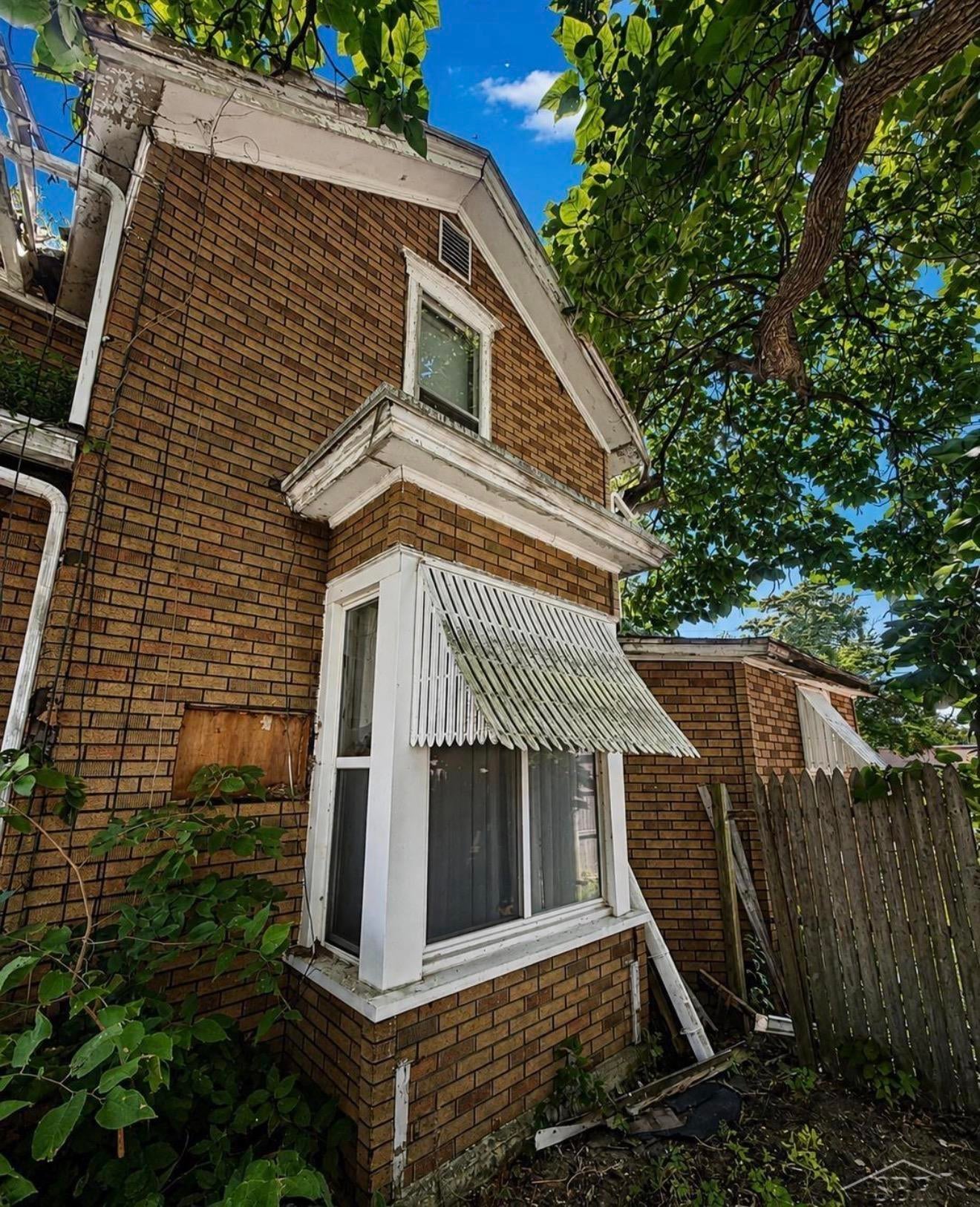 456 Broadway Avenue