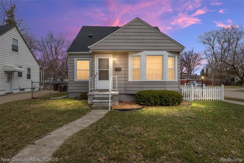 609 E Baker Avenue Clawson City MI 48017