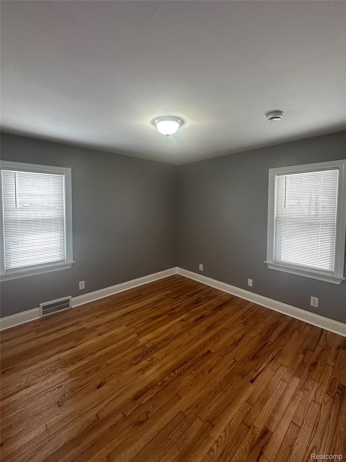 595 E Tennyson Avenue