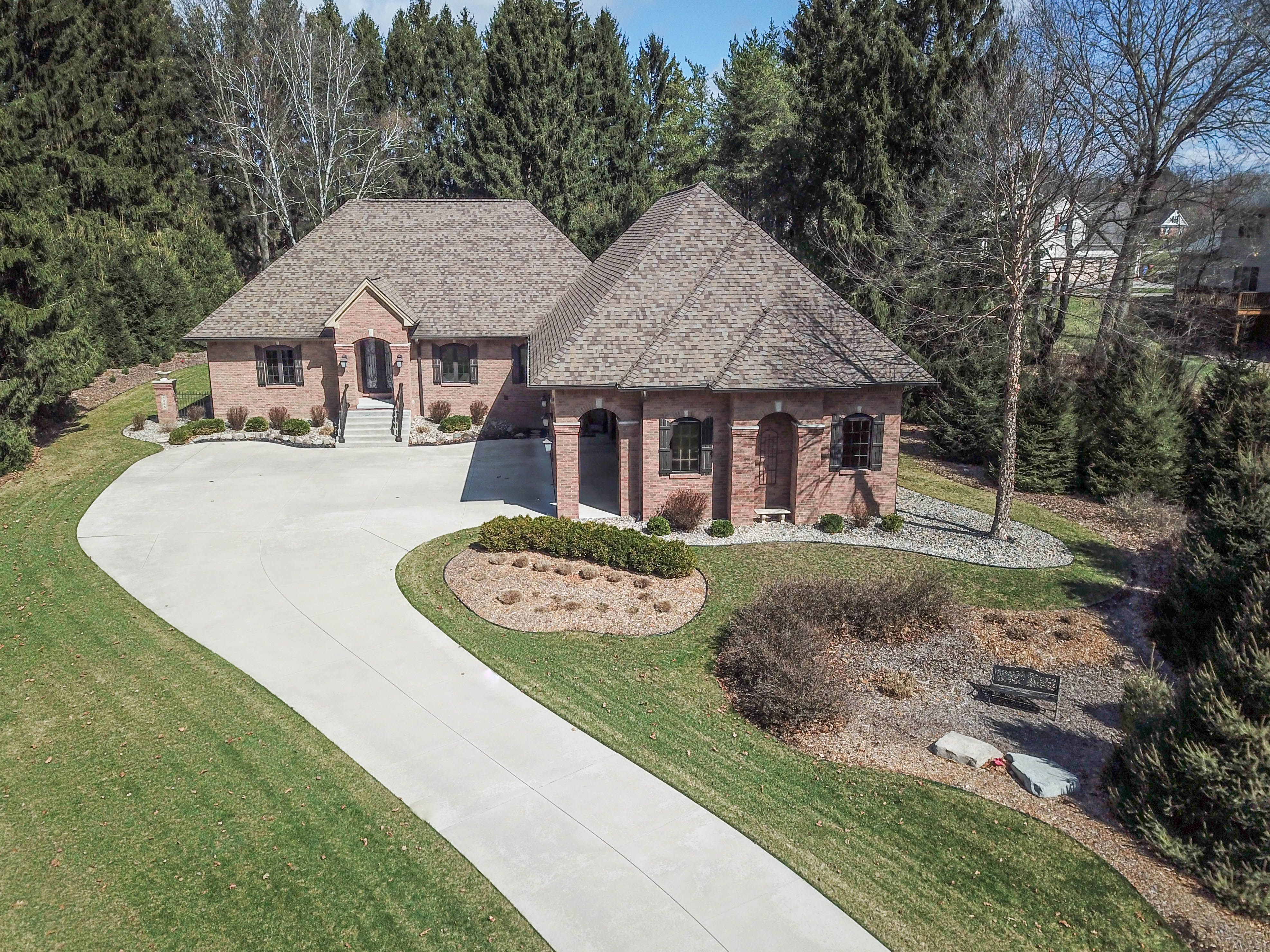 4525 MAPLETON Drive
