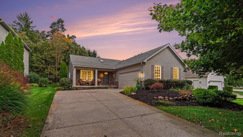Photo of 2727 Signature Circle, Hamburg Township, MI 48169 (MLS # 20261083984)