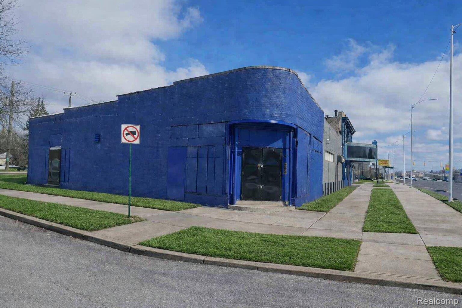 12701 Gratiot.jpg