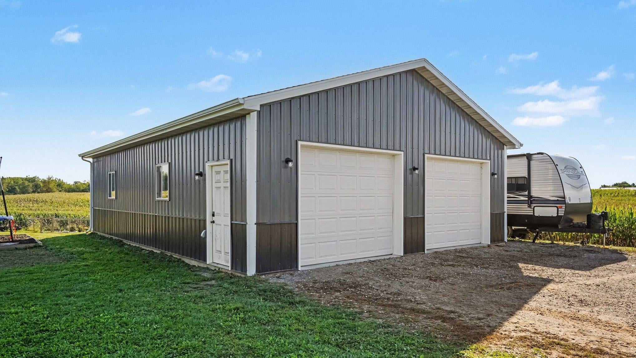 3212 E Surrey Road