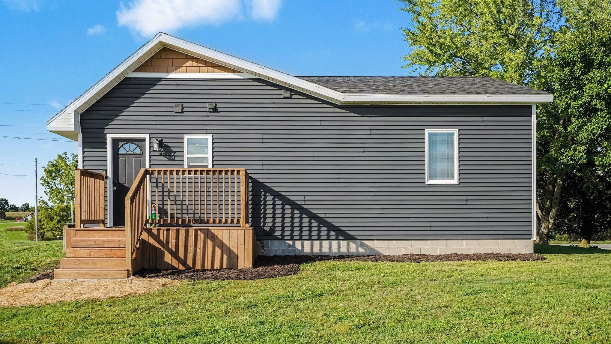 3212 E Surrey Road
