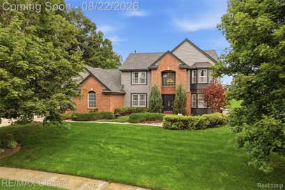 2333 Sandlewood Drive White Lake Charter Township MI 48383