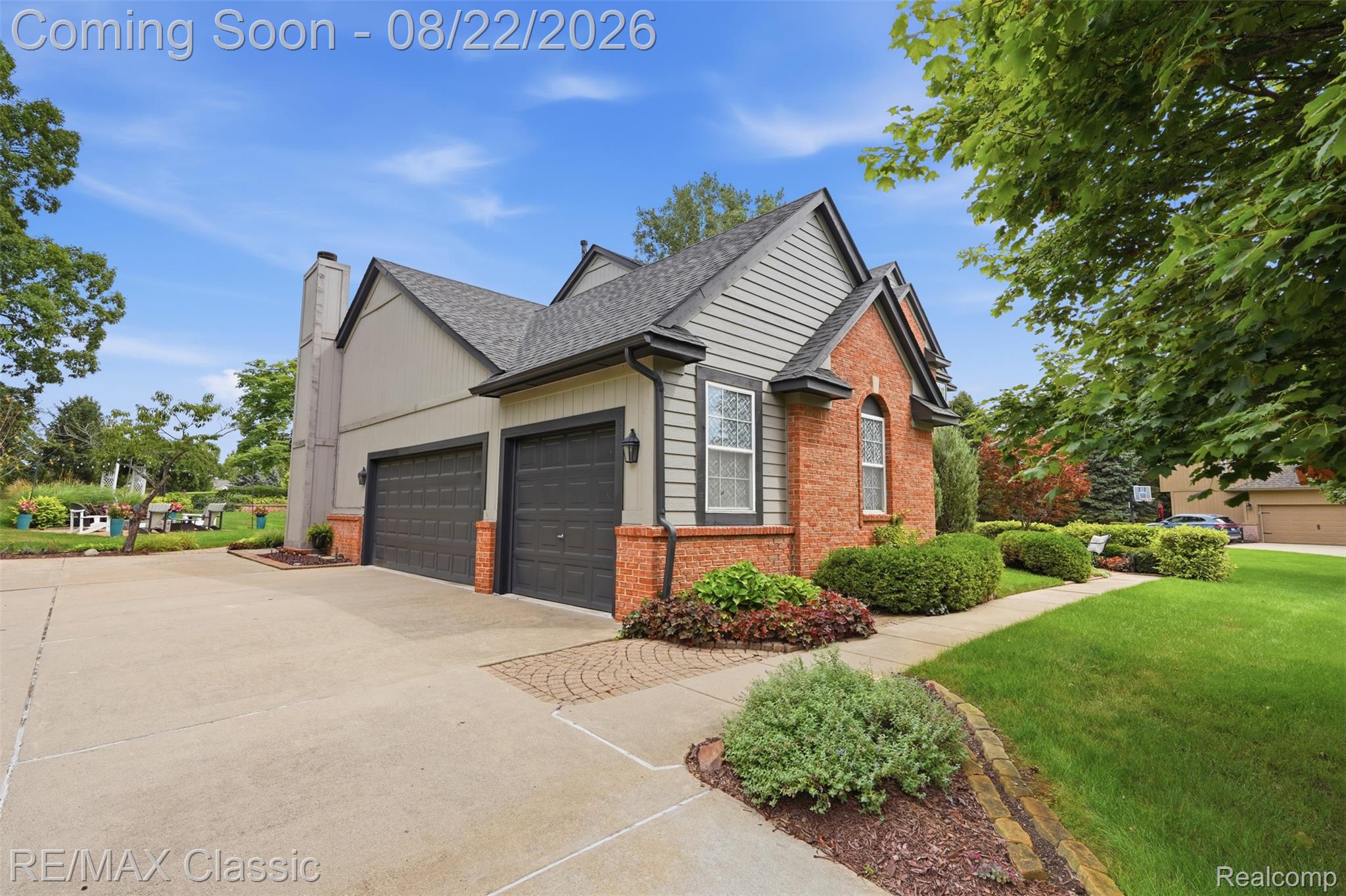 2333 Sandlewood Drive