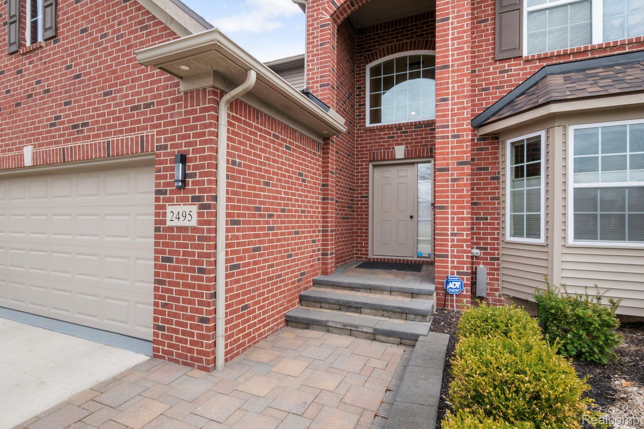 2495 Knollwood Drive