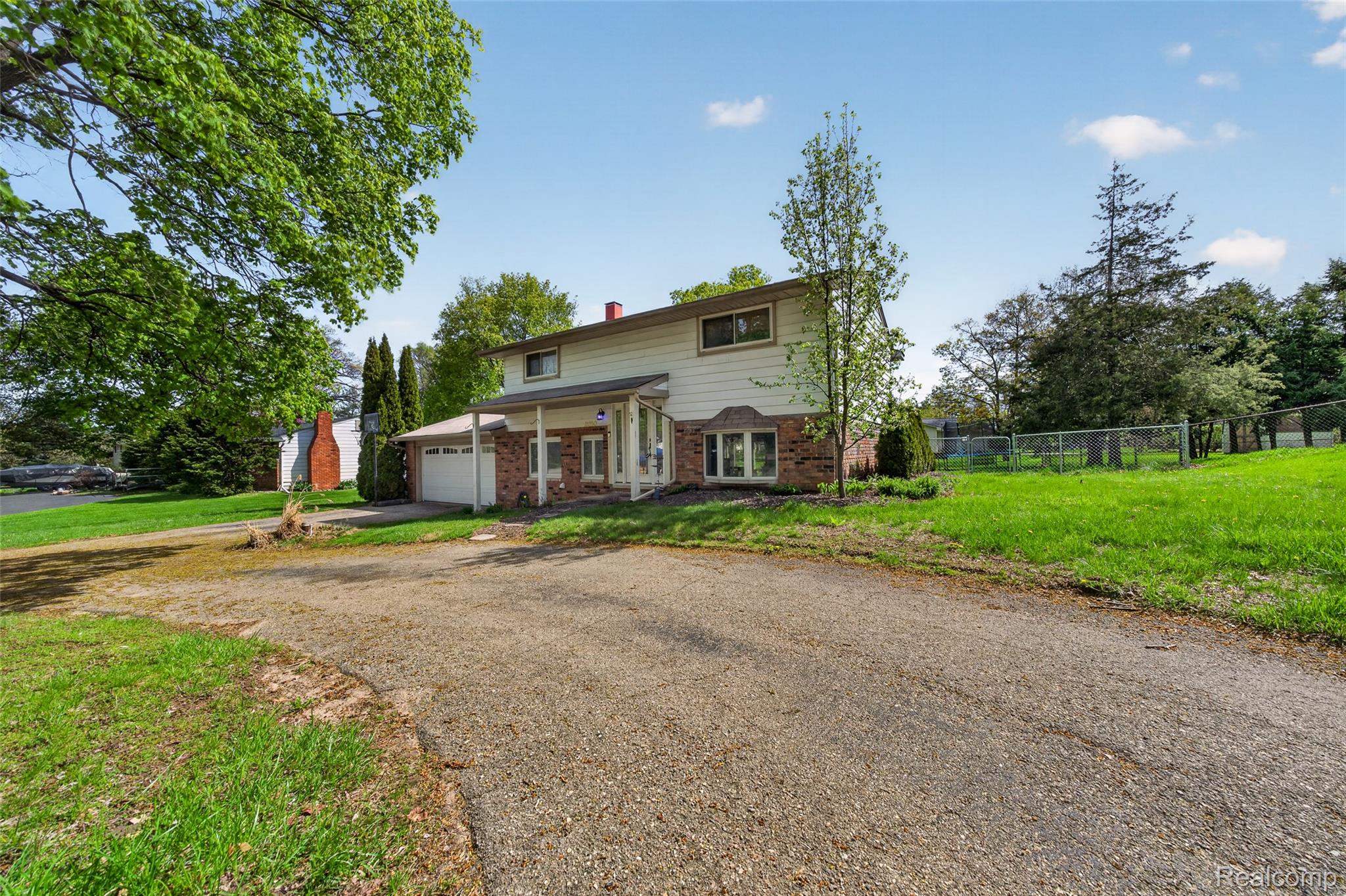 2260 Shankin Drive