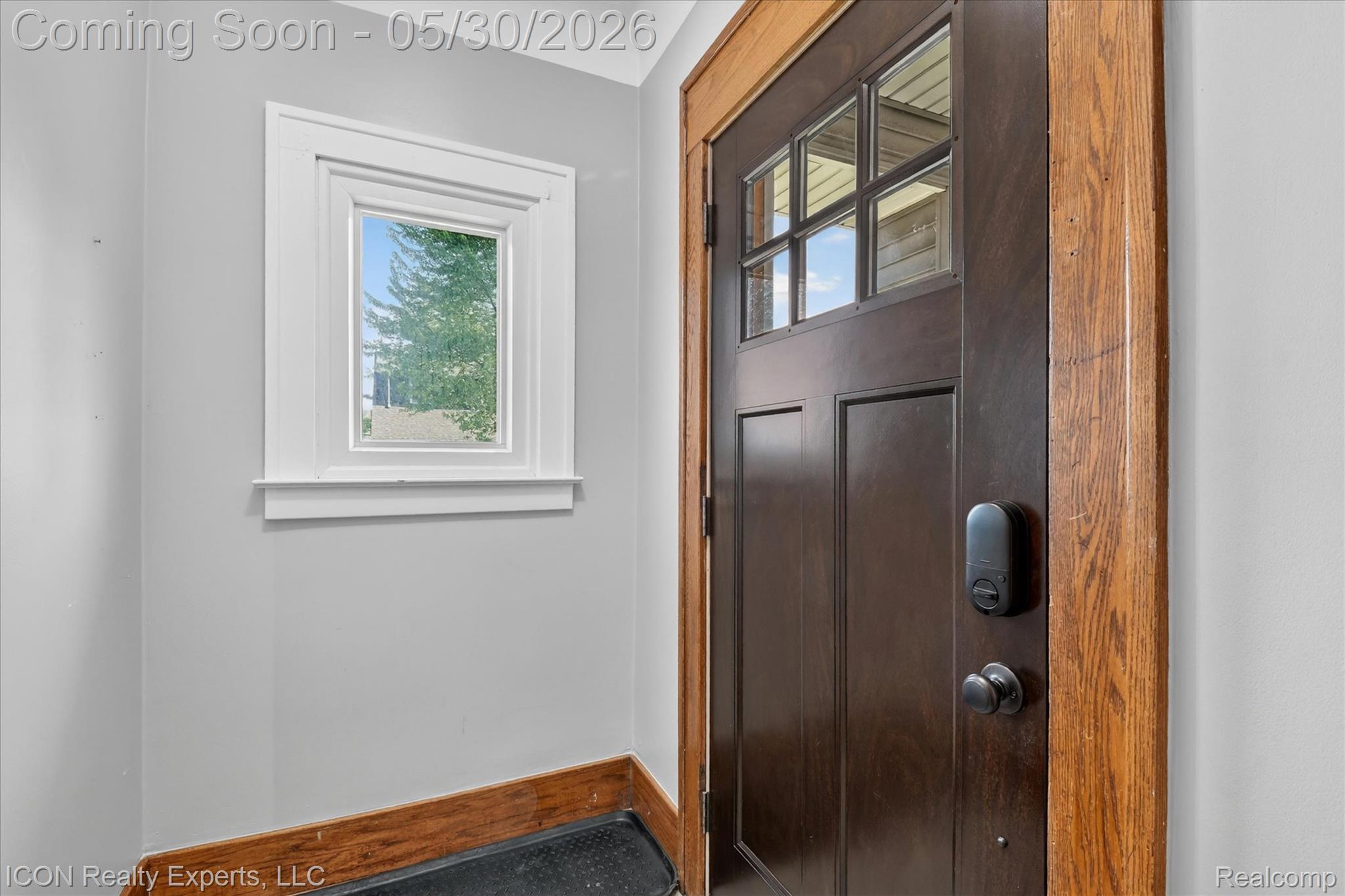 305 W Troy Street