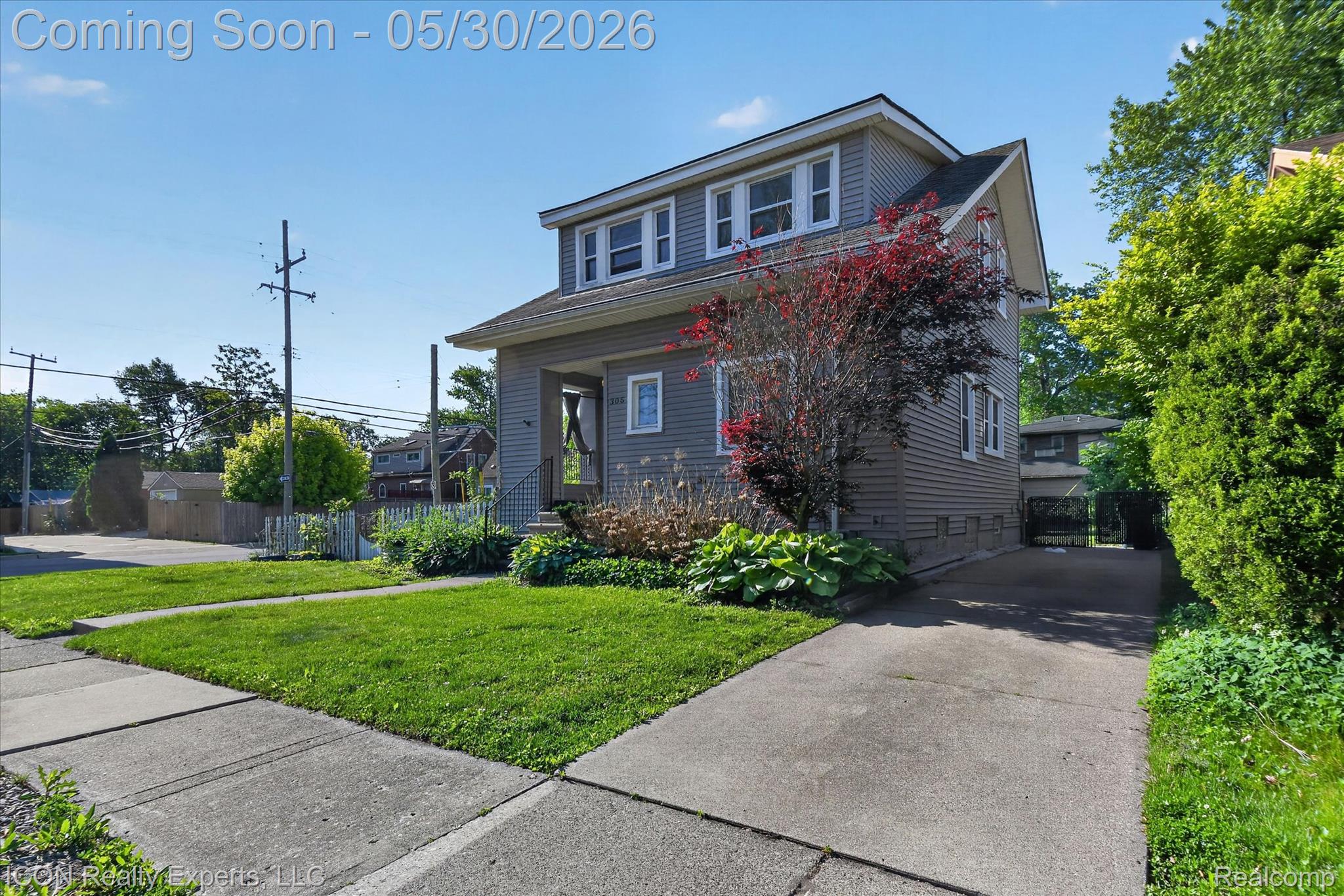 305 W Troy Street