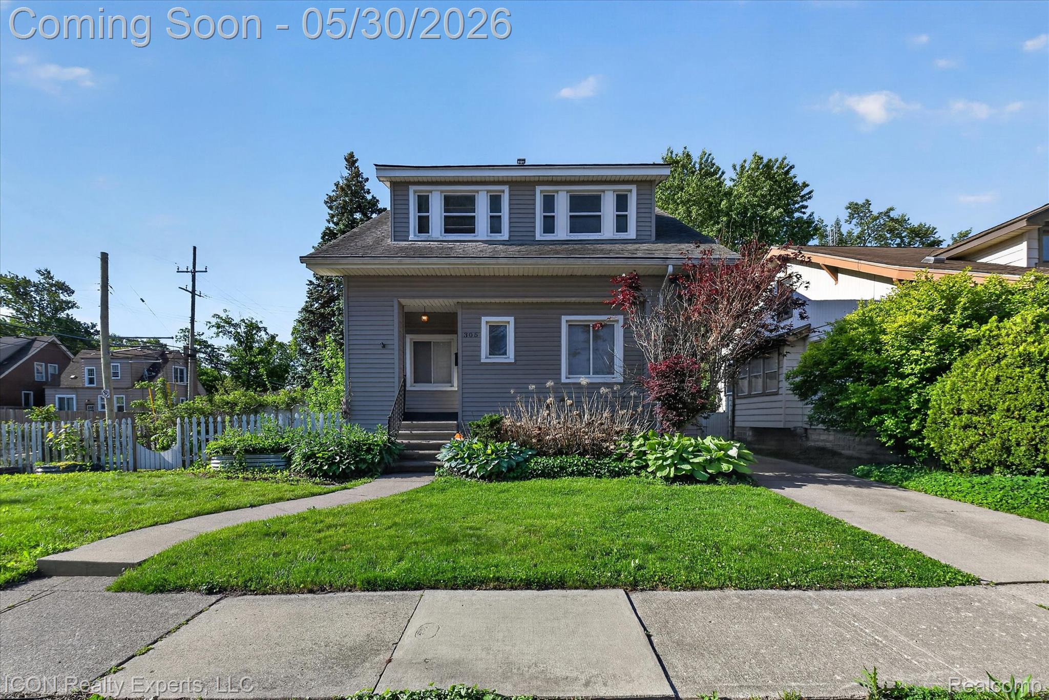 305 W Troy Street