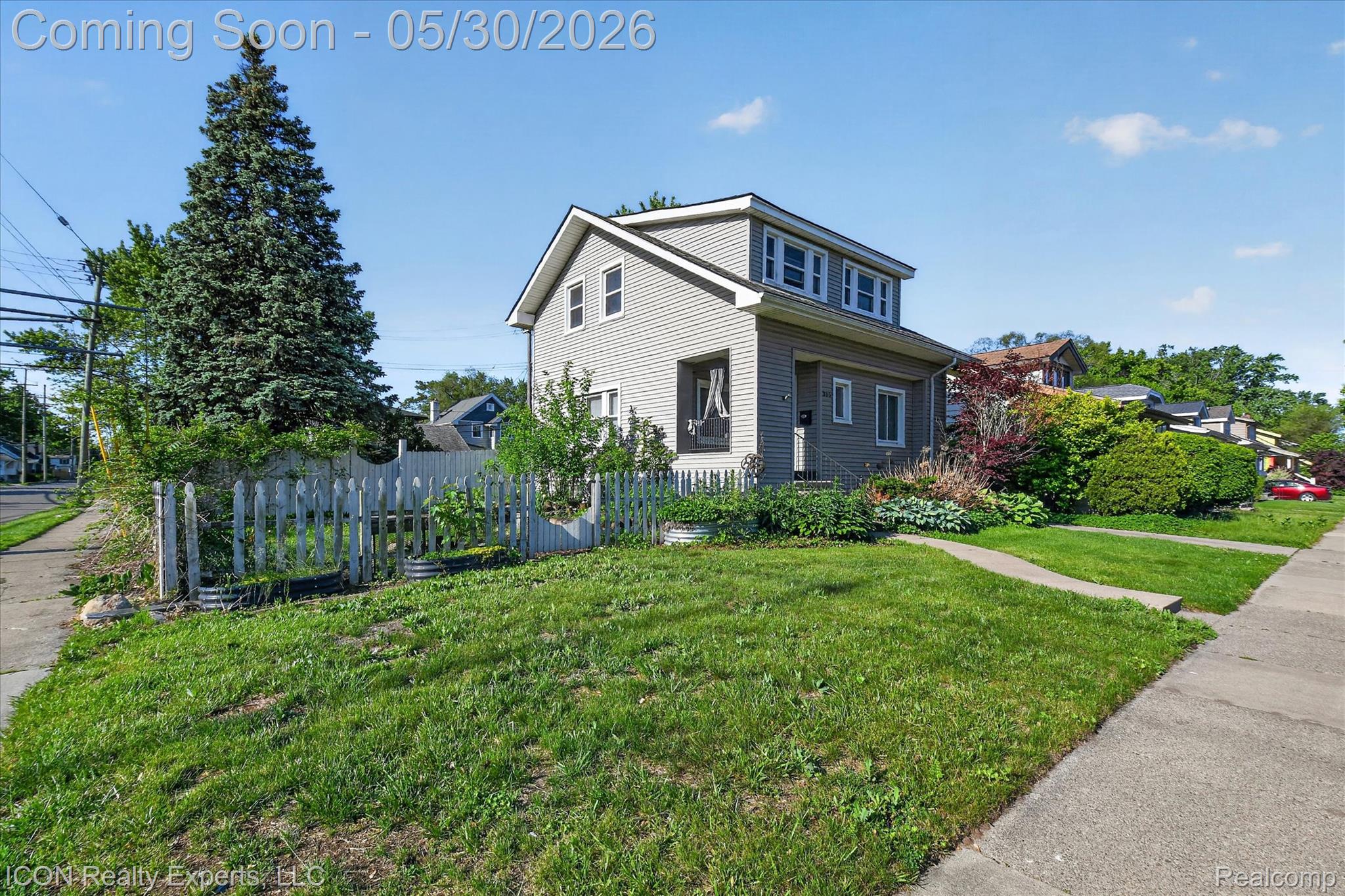 305 W Troy Street